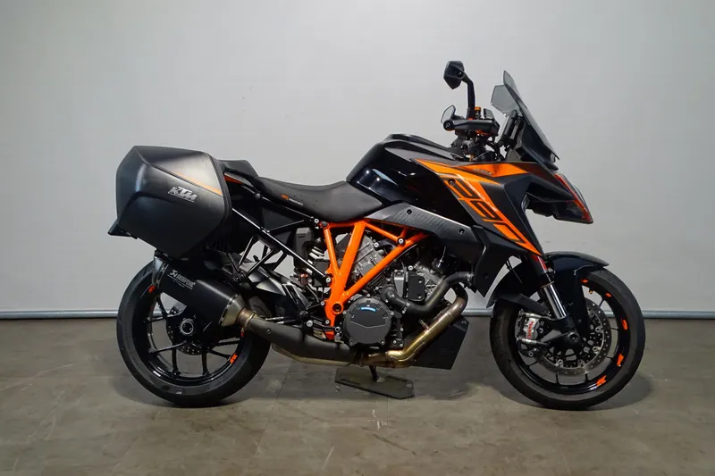 KTM 1290 Super Duke GT (2021)