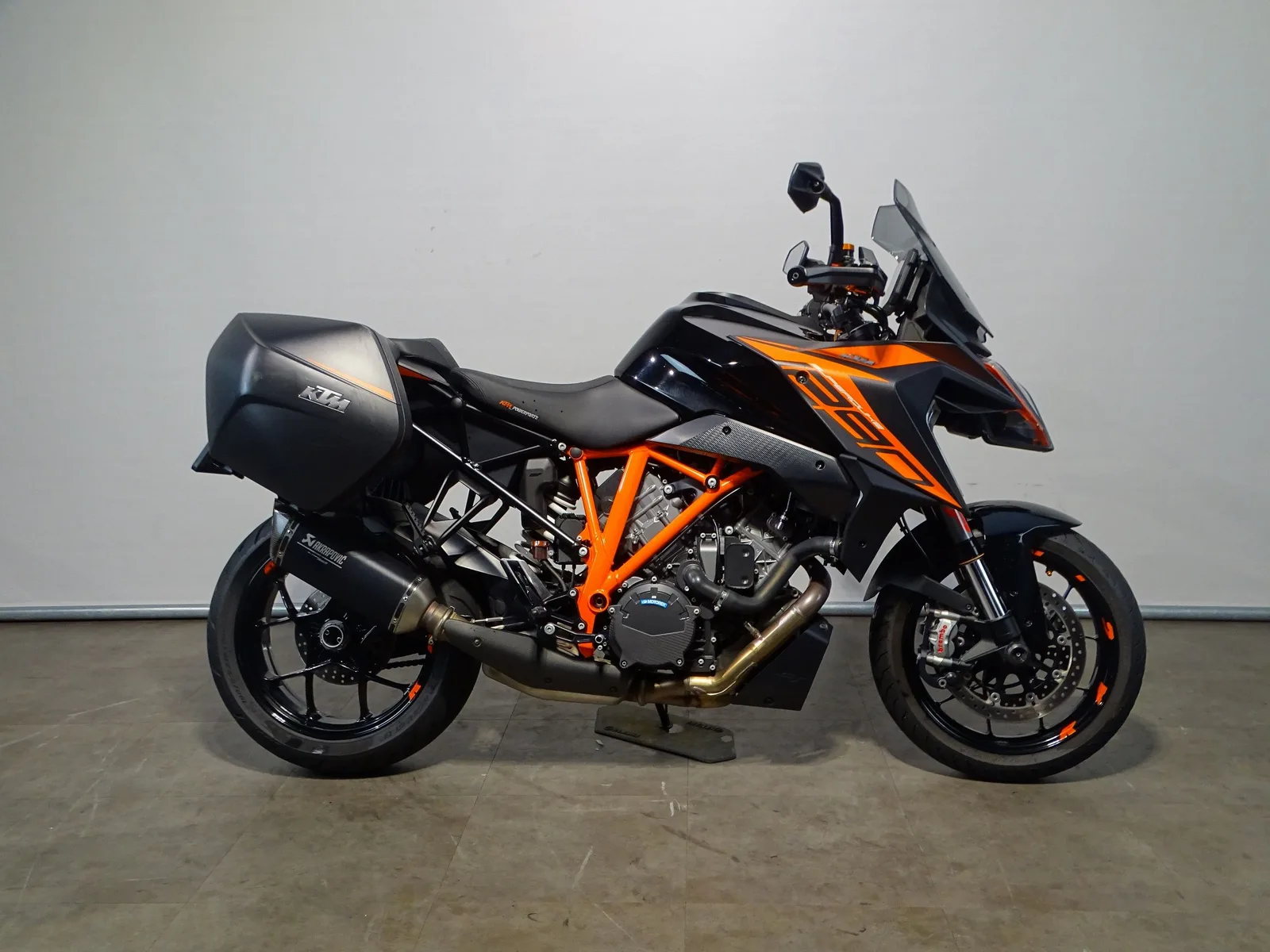 KTM 1290 Super Duke GT (2021) — foto 1