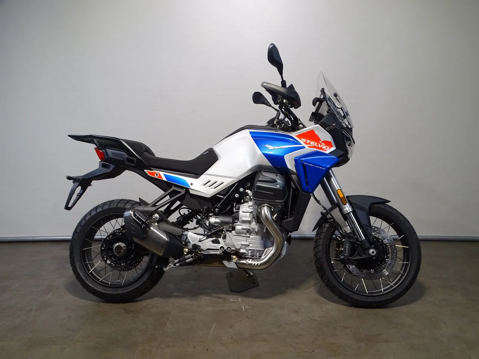 Moto Guzzi Stelvio (2026) — foto 1