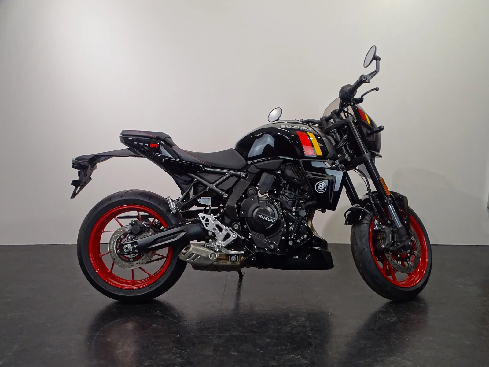 Suzuki GSX-8TT (2026) — foto 1