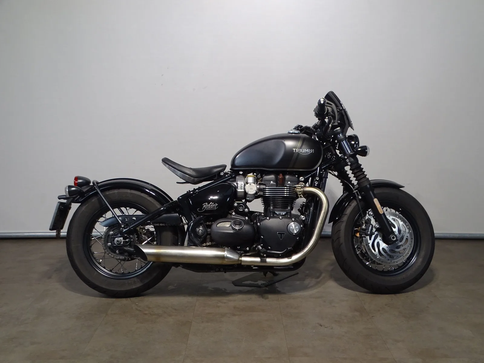 Triumph Bonneville Bobber (2024) — foto 1