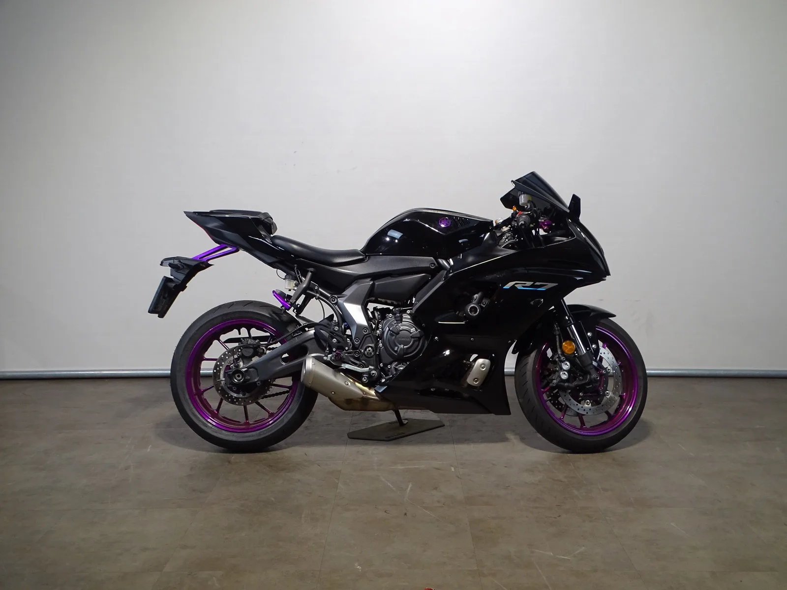 Yamaha YZF-R7 (2023) — foto 1