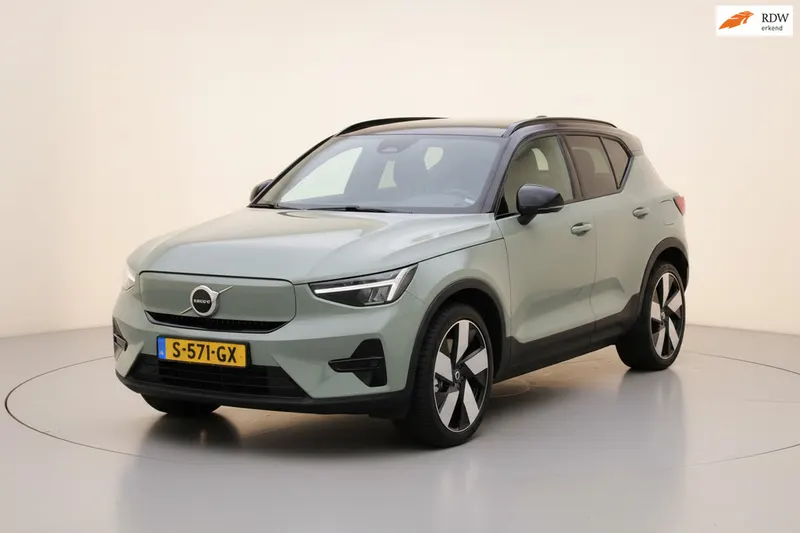 Volvo XC40 (2023)