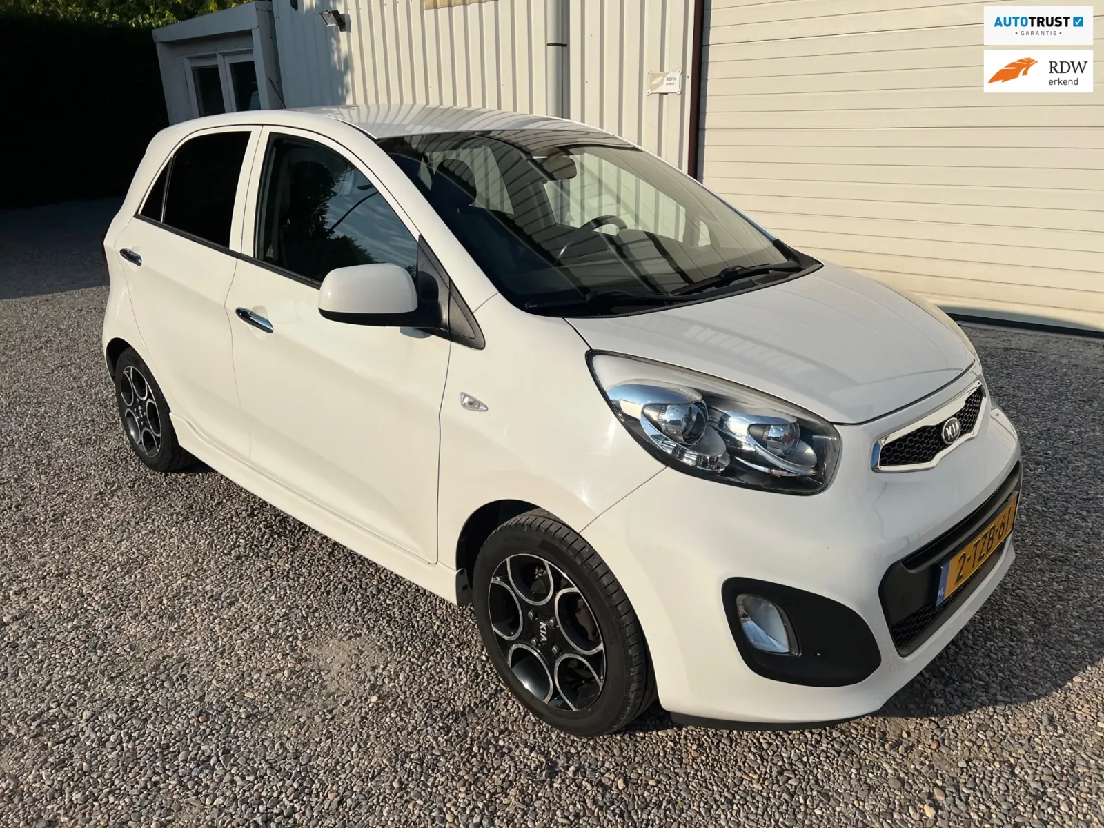 Kia Picanto (2014) — foto 1