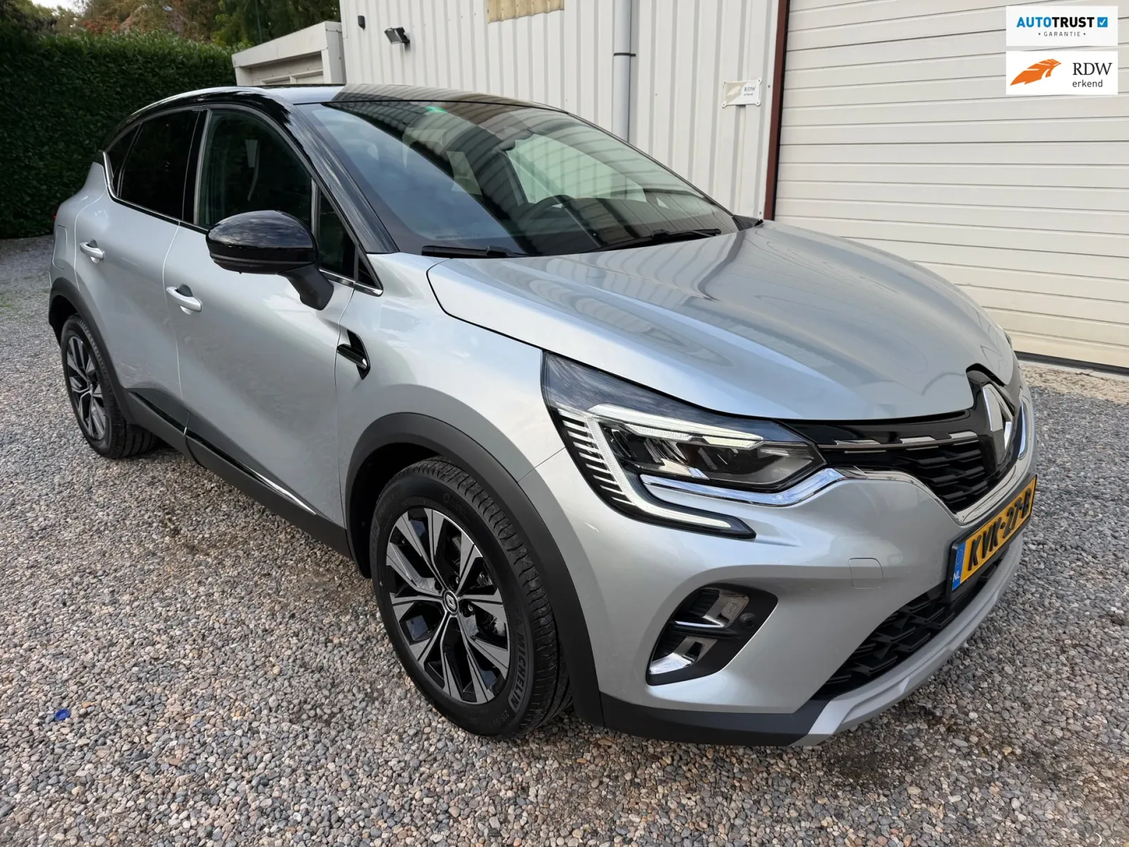 Renault Captur (2022) — foto 1