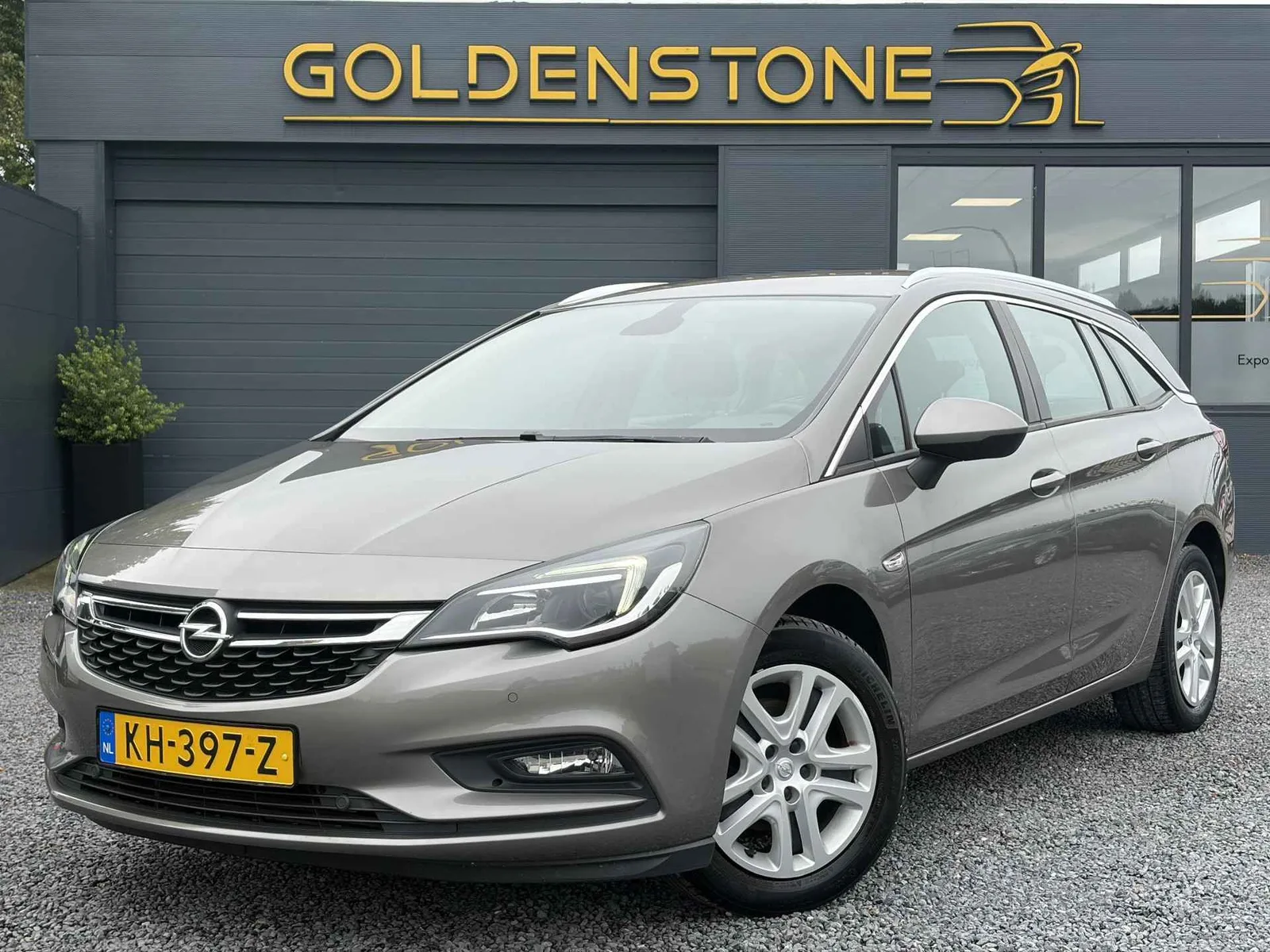Opel Astra (2016) — foto 1