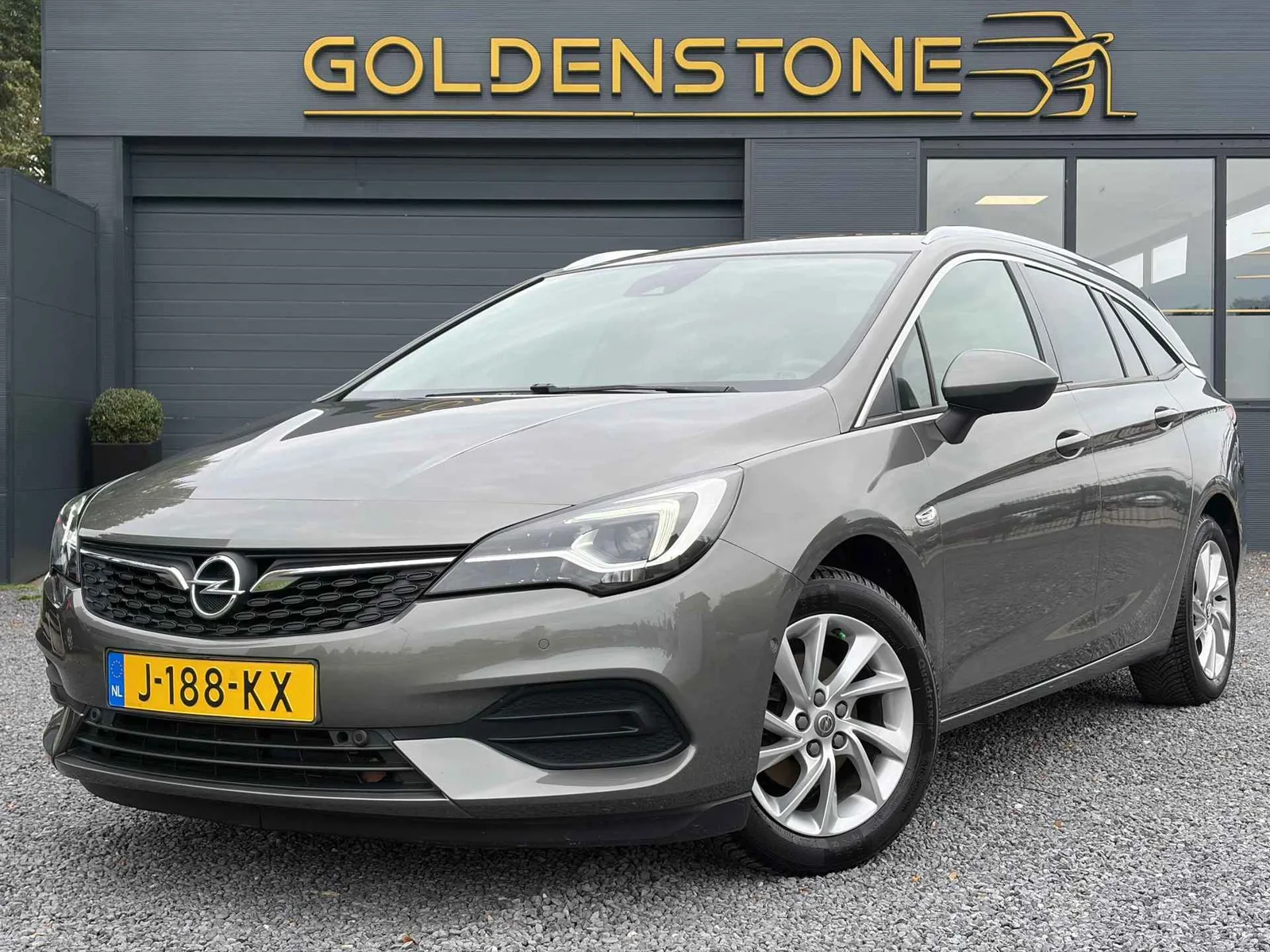 Opel Astra (2020) — foto 1