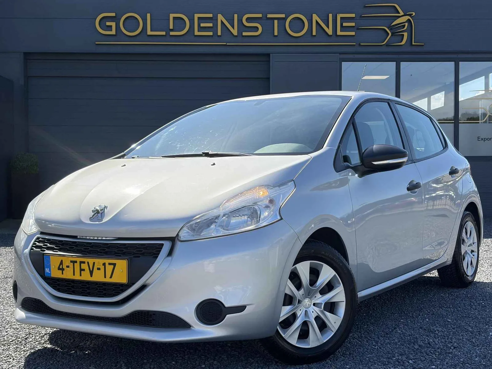 Peugeot 208 (2014) — foto 1