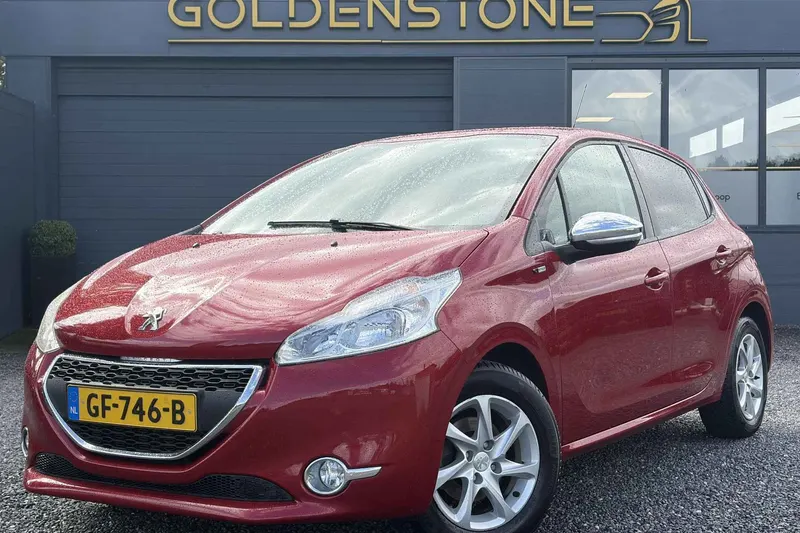 Peugeot 208 (2015)
