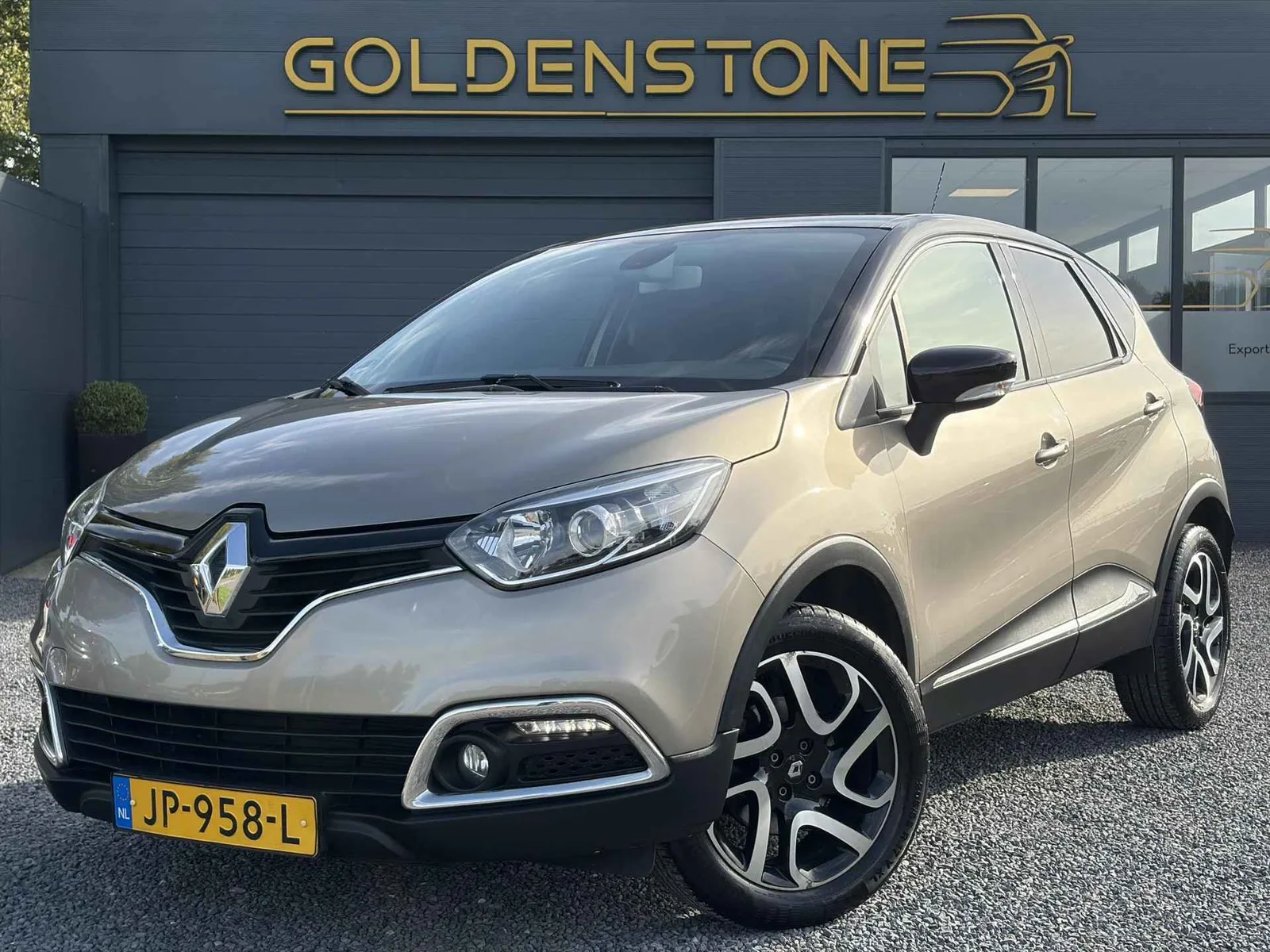 Renault Captur (2016) — foto 1