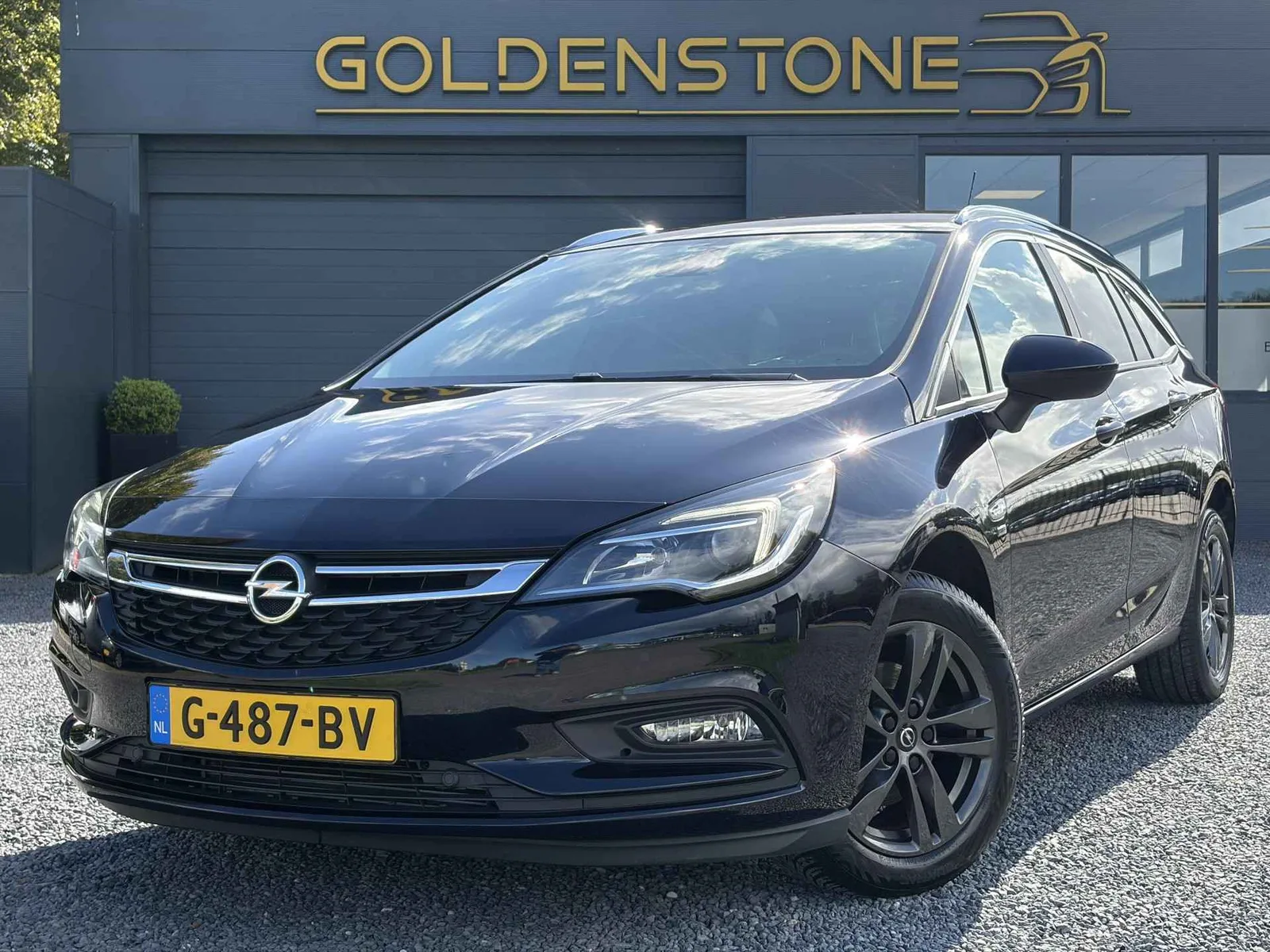 Opel Astra (2019) — foto 1