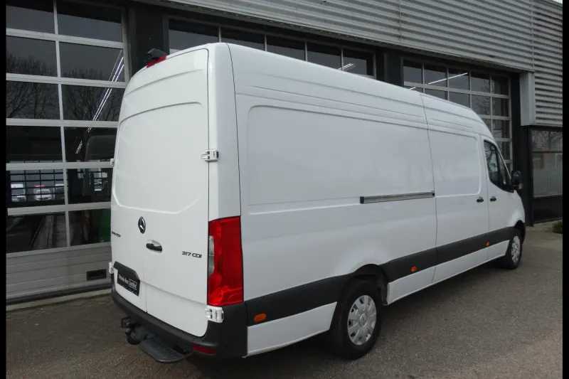 Mercedes-Benz Sprinter (2024)
