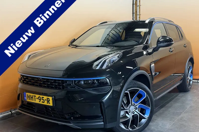Lynk & Co 01 (2025)