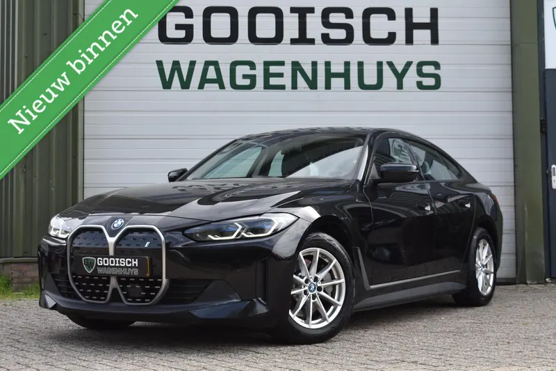 BMW i4 (2022)