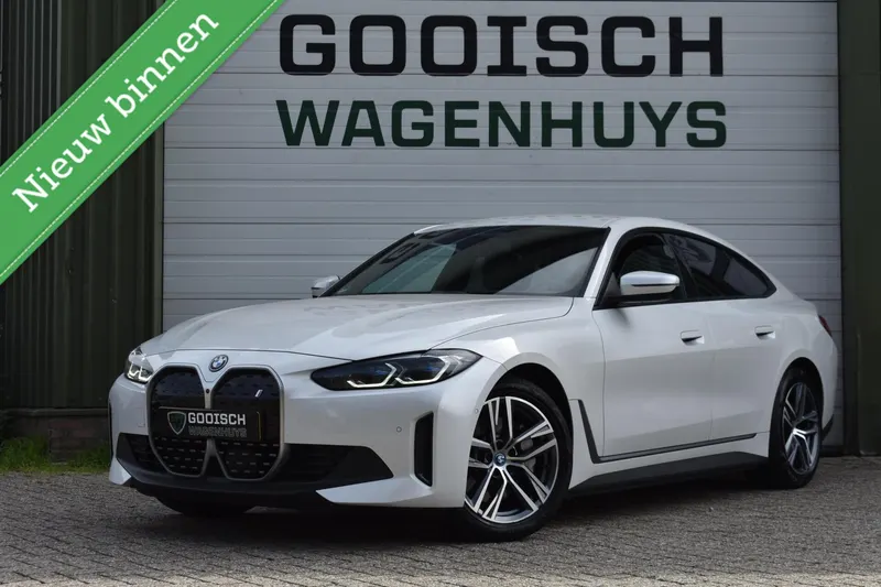 BMW i4 (2022)