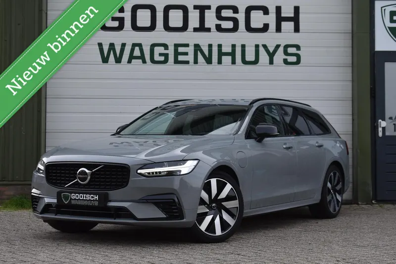 Volvo V90 (2025)