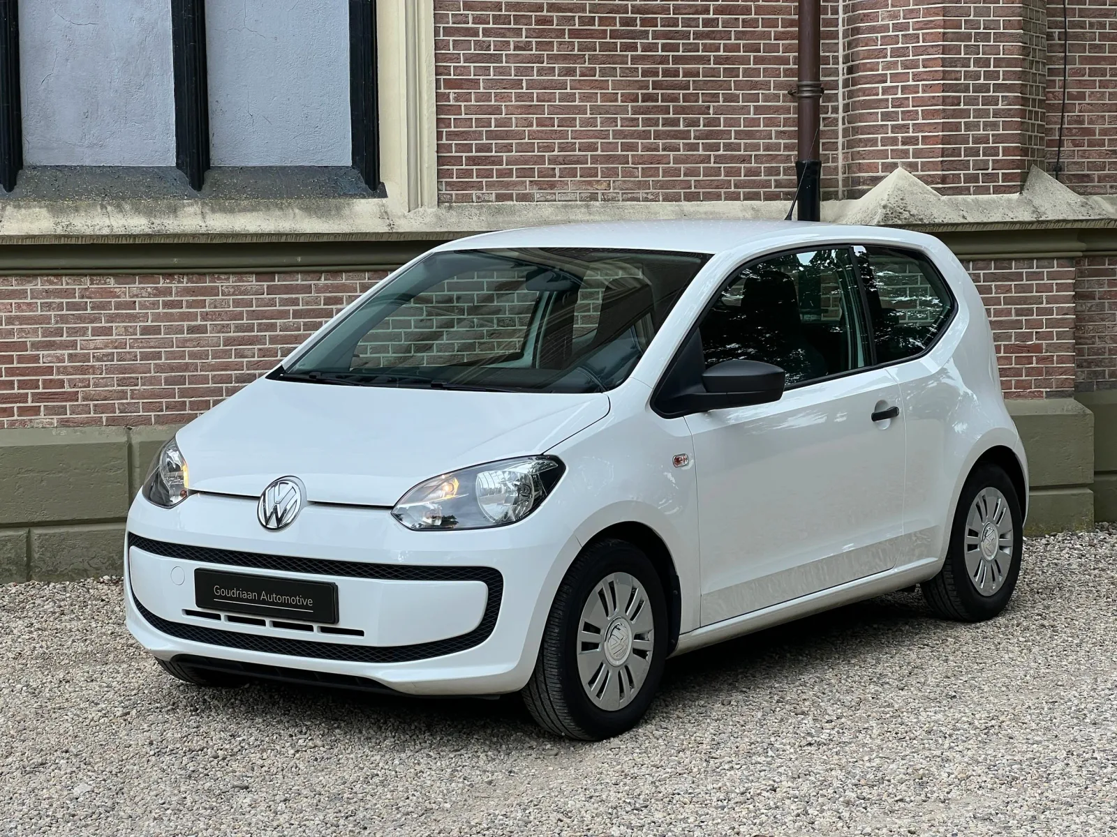 Volkswagen Up! (2012) — foto 1