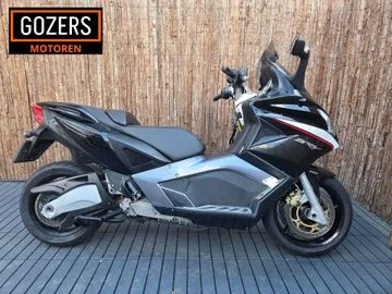Aprilia SRV 850 (2012) — foto 1