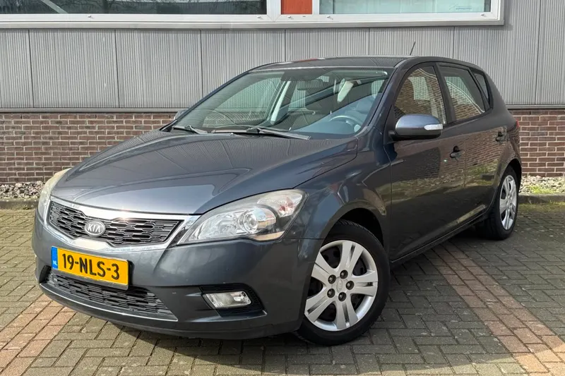 Kia Ceed (2010)