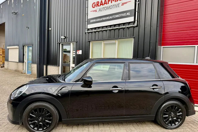 MINI Cooper (2021)