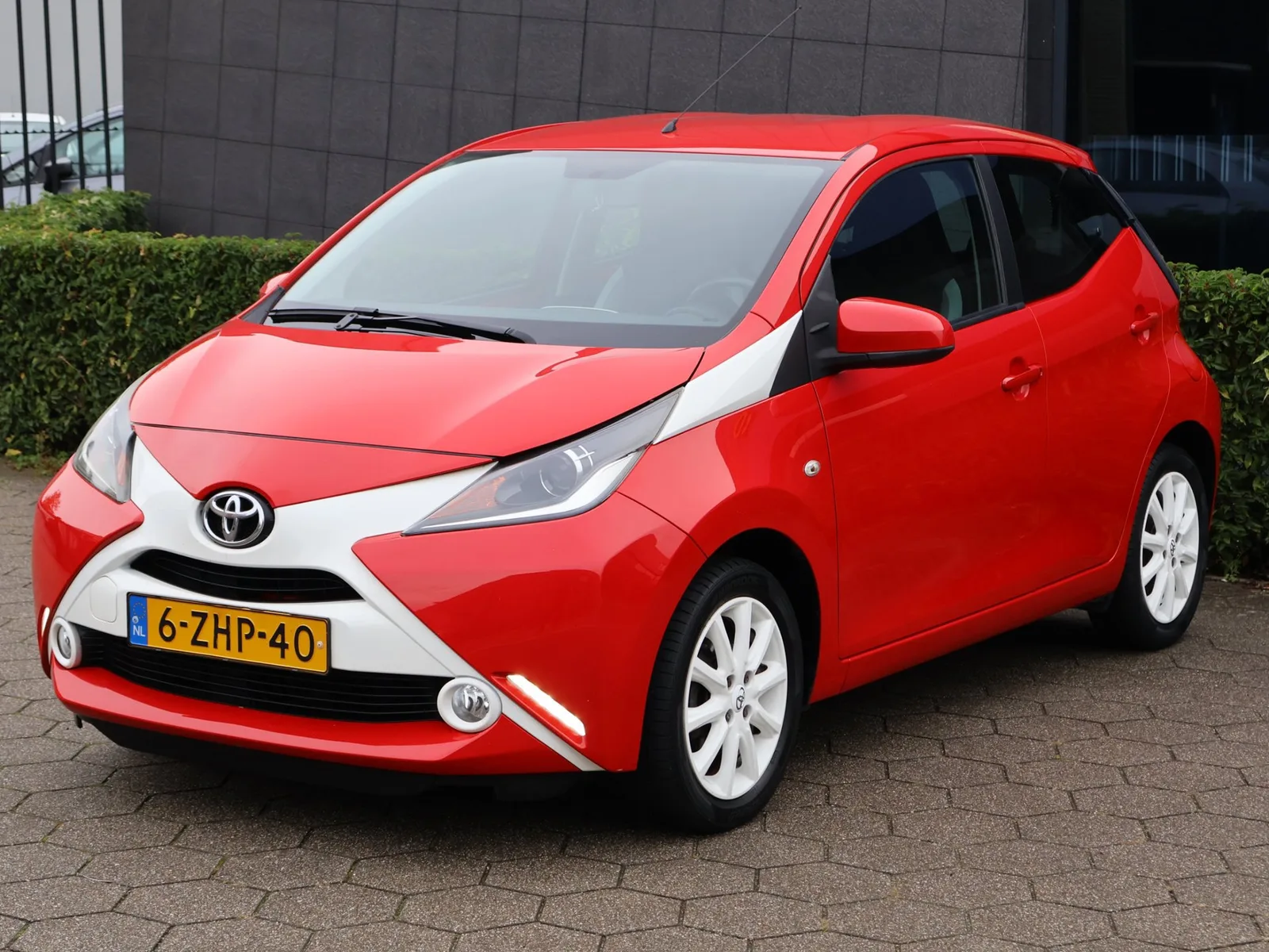 Toyota Aygo (2015) — foto 1