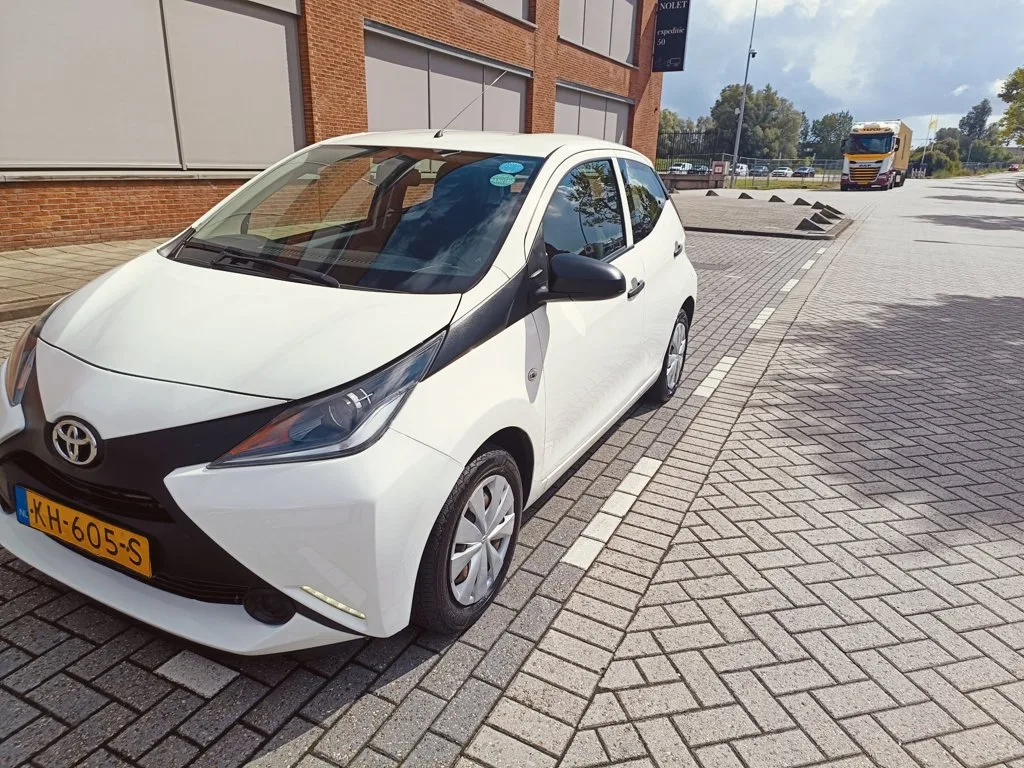 Toyota Aygo (2016) — foto 1