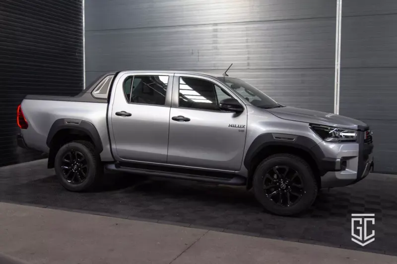 Toyota Hilux (2024)
