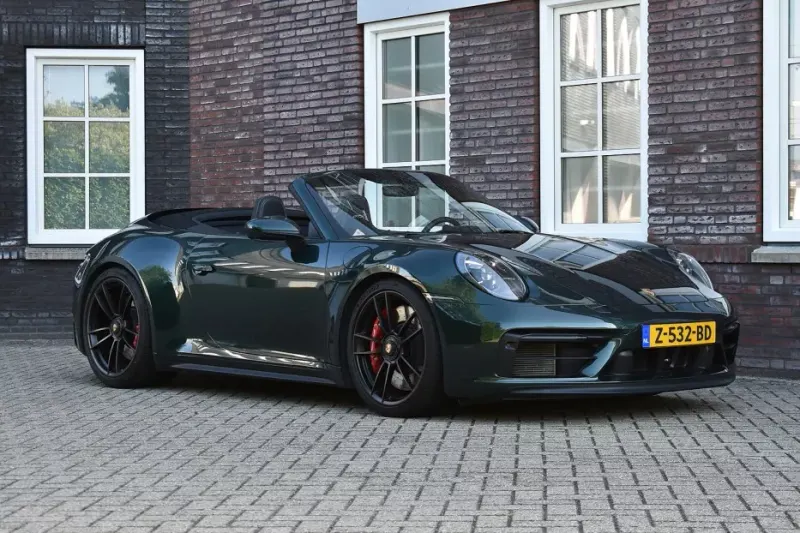 Porsche 911 (2024)