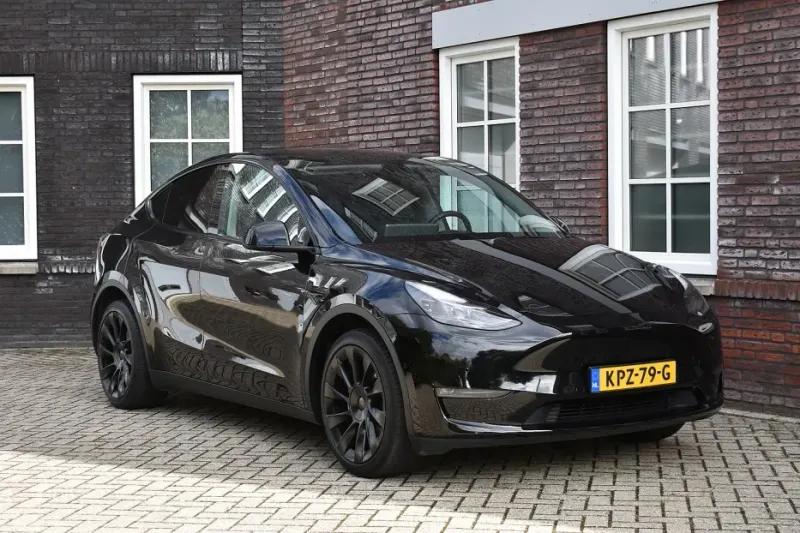 Tesla Model Y (2022)