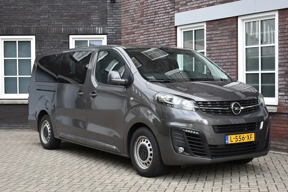Opel Zafira Life (2021) — foto 1