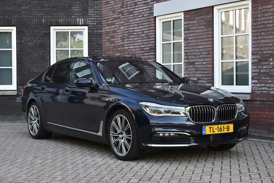 BMW 7-Serie (2017) — foto 1