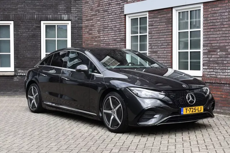 Mercedes-Benz EQE (2023)
