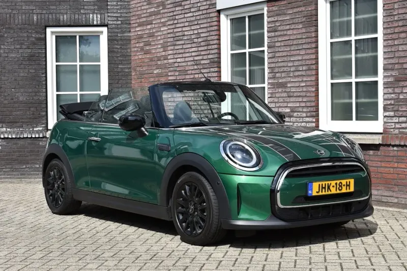 MINI Cooper (2023)
