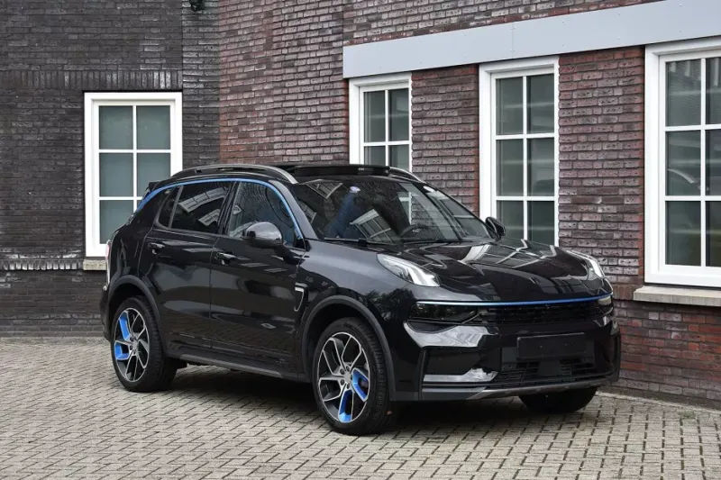 Lynk & Co 01 (2023)