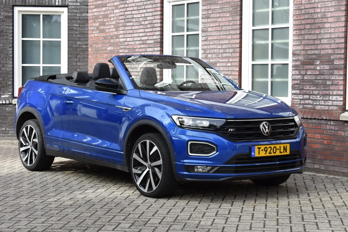 Volkswagen T-Roc (2021) — foto 1