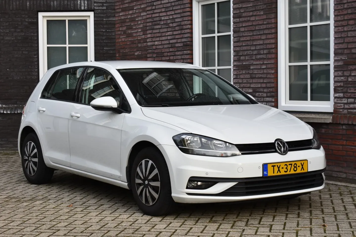 Volkswagen Golf (2018) — foto 1