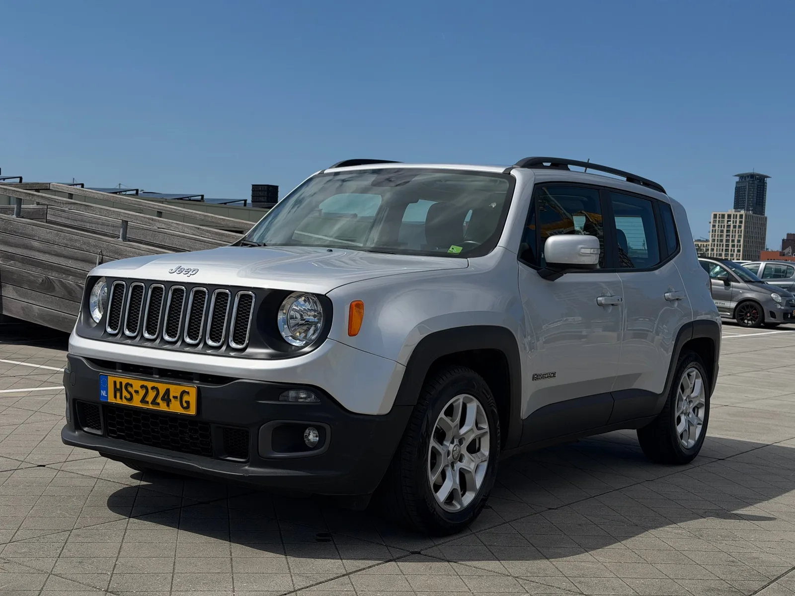 Jeep Renegade (2015) — foto 1