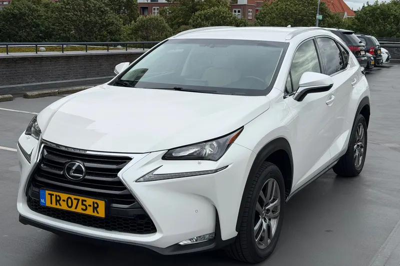 Lexus NX200T (2015)