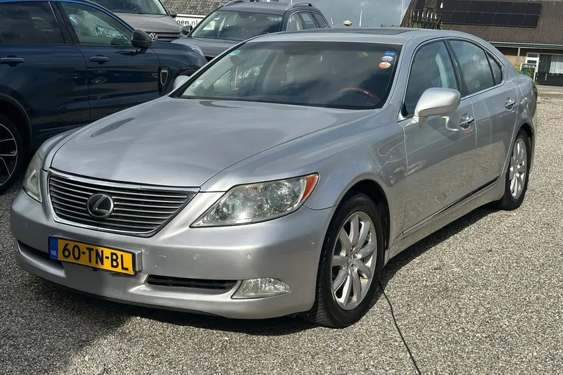 Lexus LS (2007)