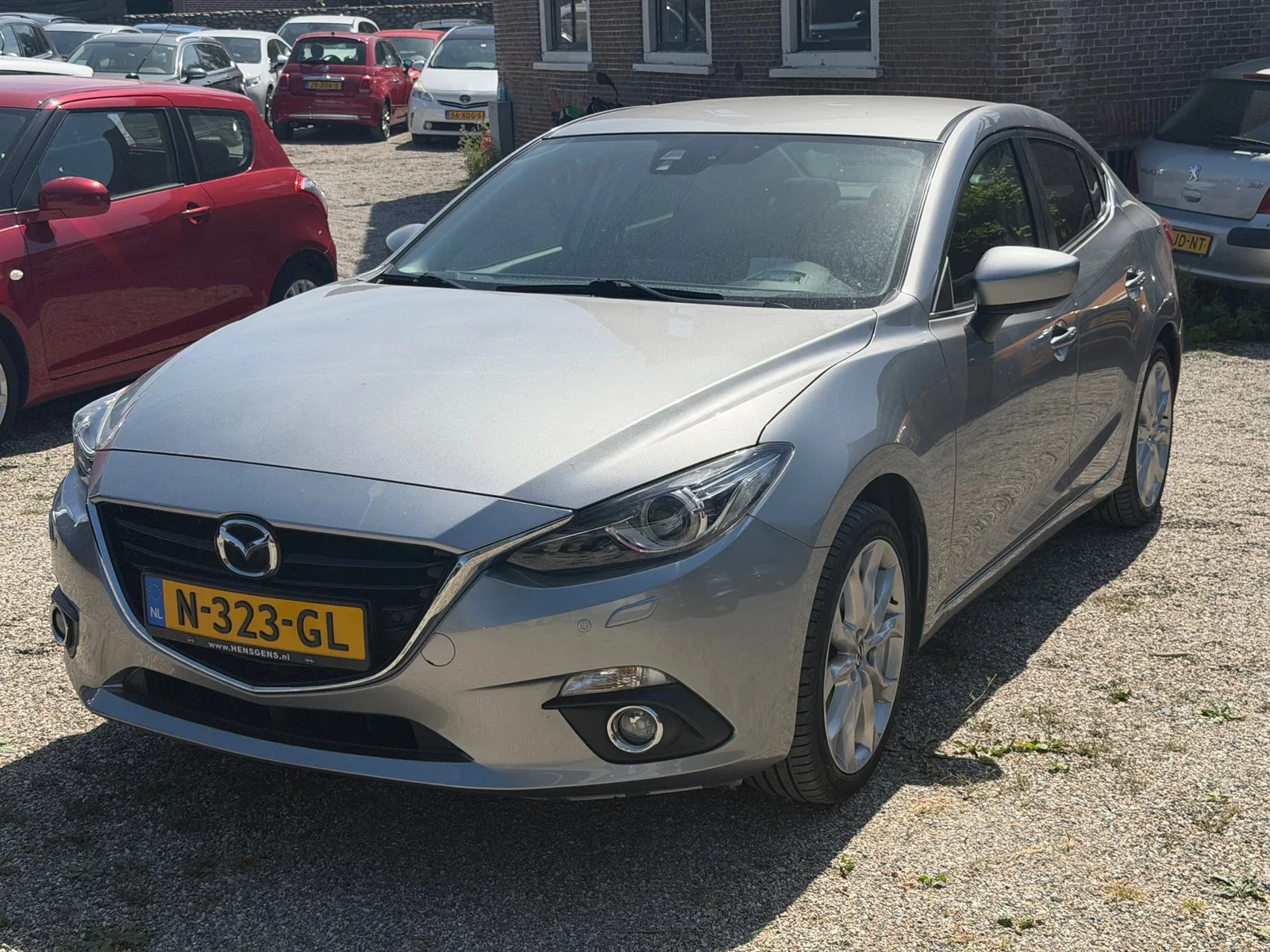 Mazda 3 (2015) — foto 1