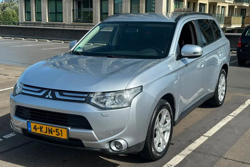 Mitsubishi Outlander (2013)