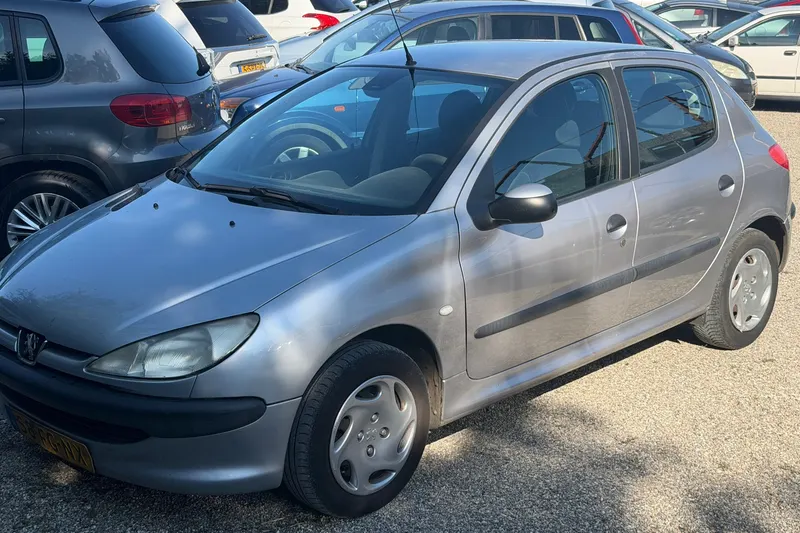 Peugeot 206 (2000)