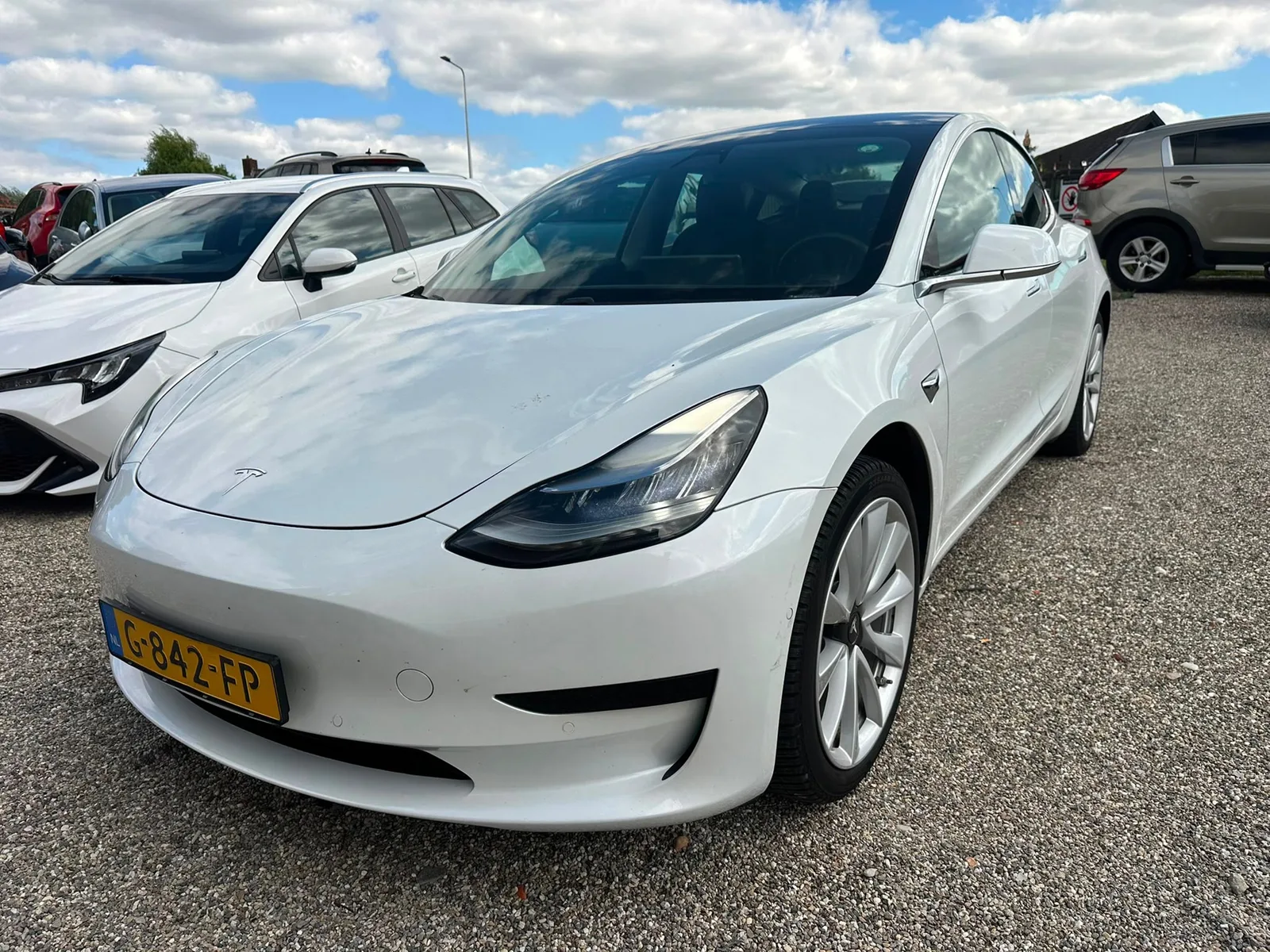 Tesla Model 3 (2019) — foto 1