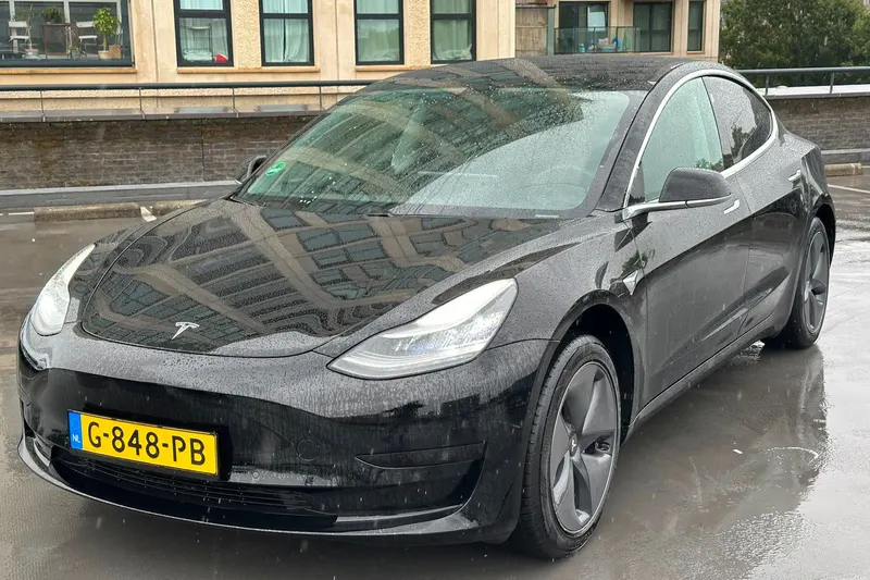 Tesla Model 3 (2019)