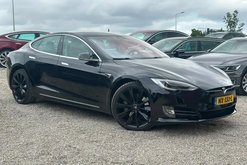 Tesla Model S (2017)