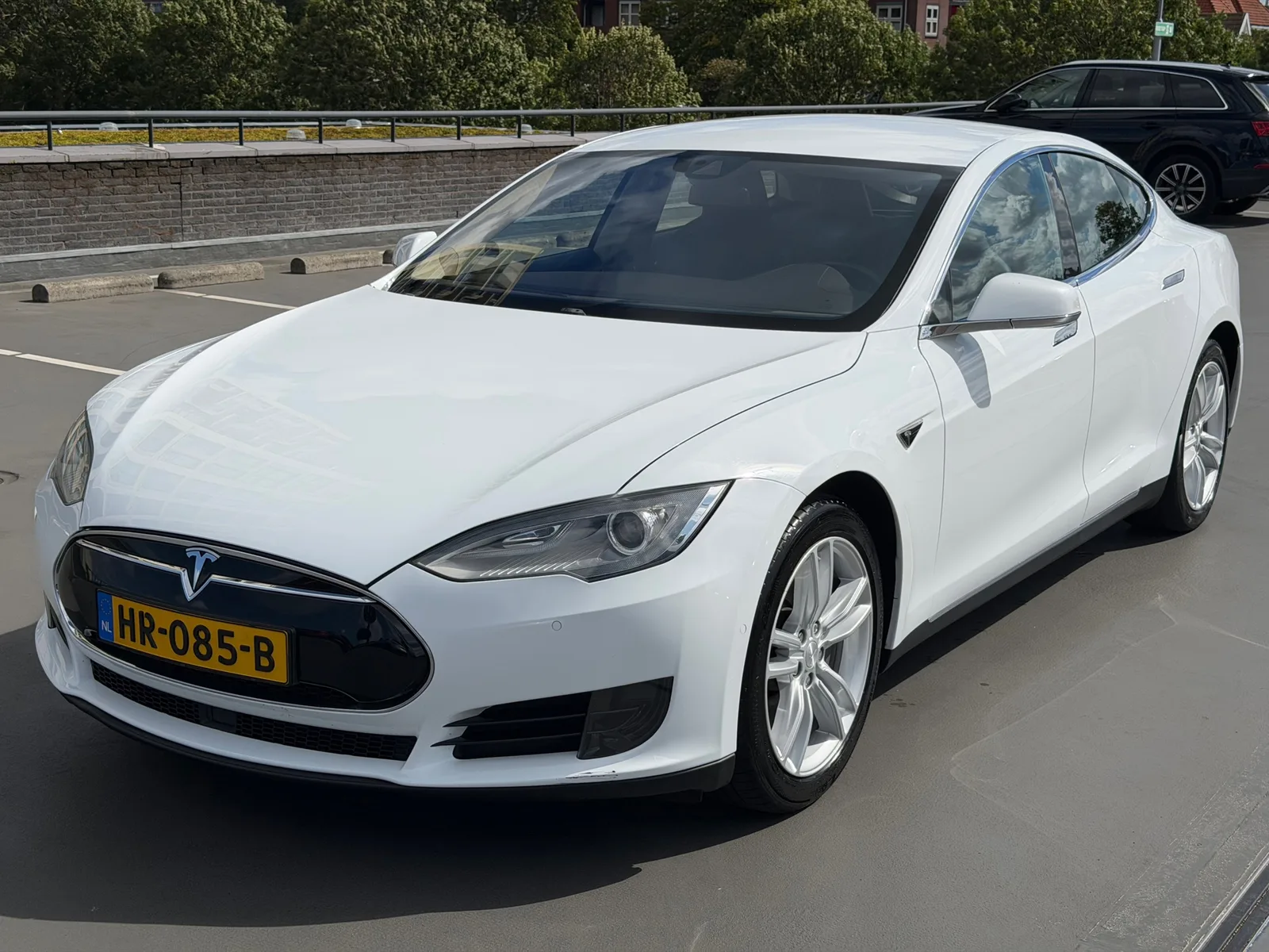 Tesla Model S (2015) — foto 1