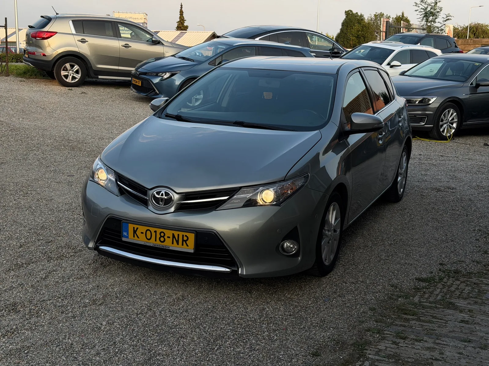 Toyota Auris (2013) — foto 1