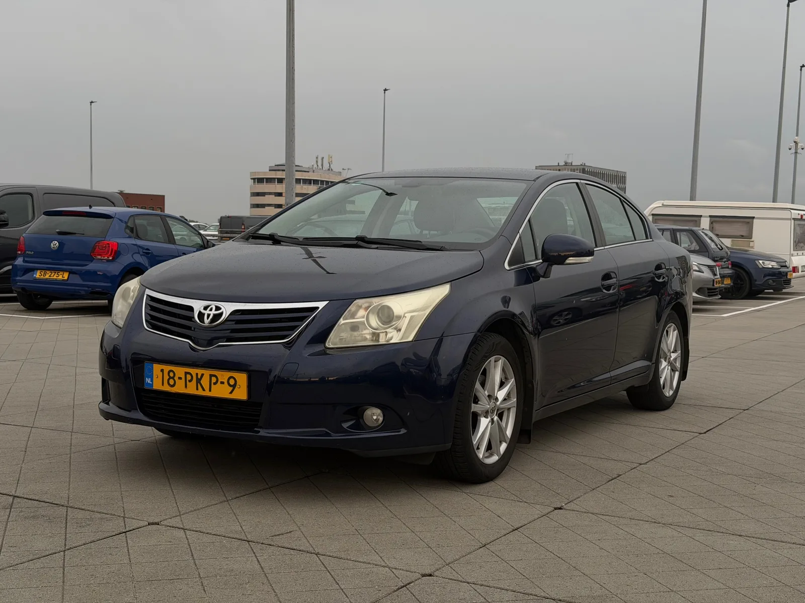 Toyota Avensis (2011) — foto 1