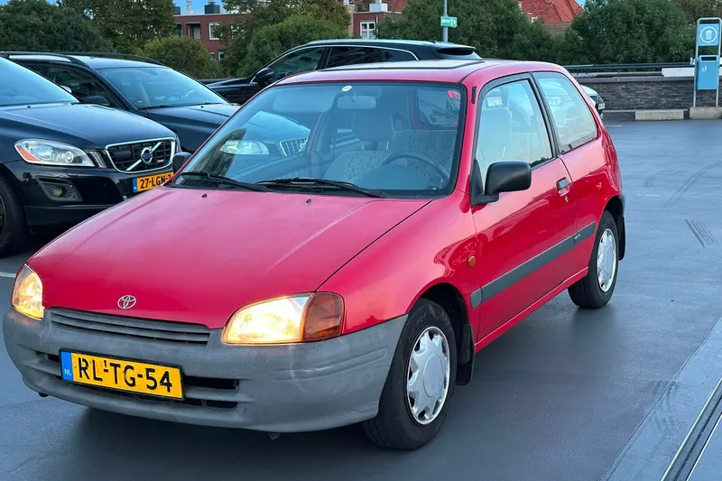 Toyota Starlet (1997)