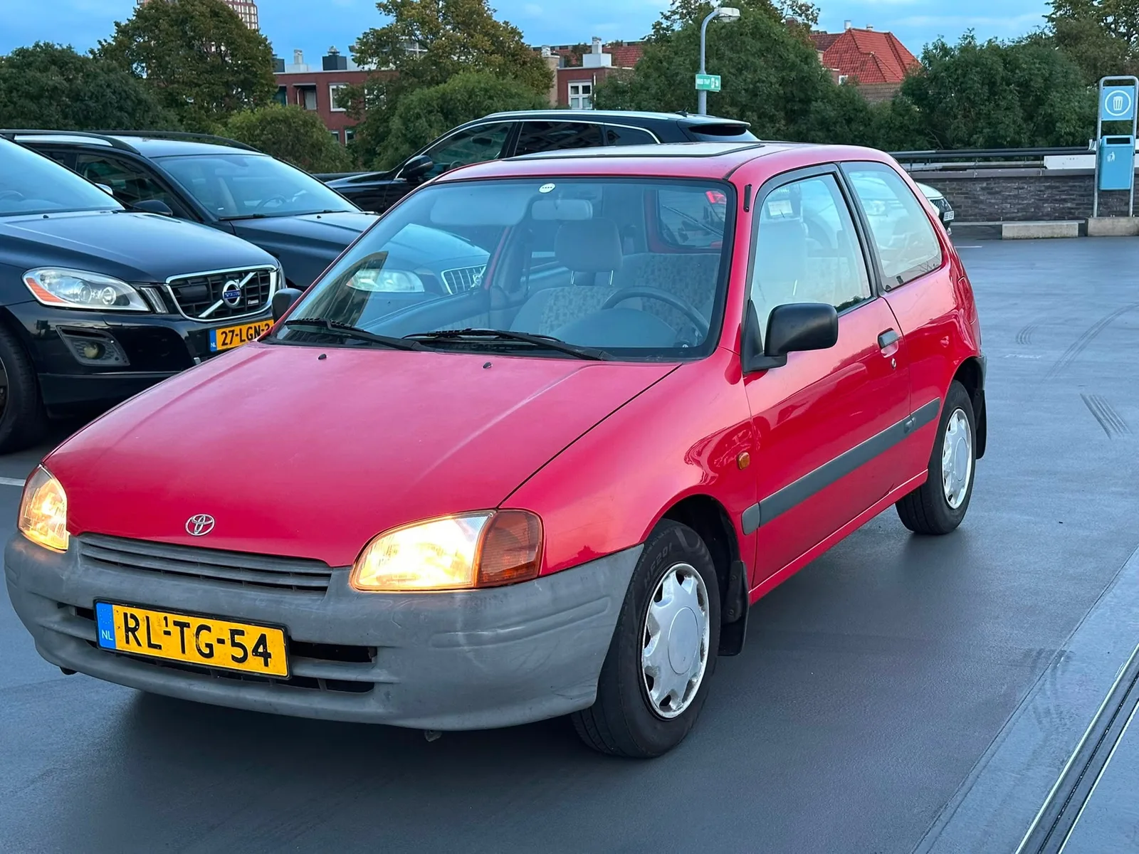 Toyota Starlet (1997) — foto 1